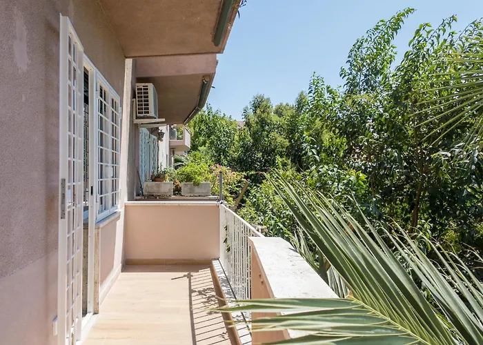 The Rent - Spacious Three-bedroom In Prati Area Apartment Rom