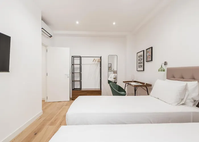 The Rent - Spacious Three-bedroom In Prati Area Rom
